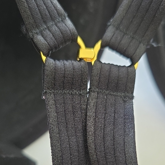 Black T-Shirt Bra with Underwire Support and Adjustable Racerback Straps - Picture 4 of 8